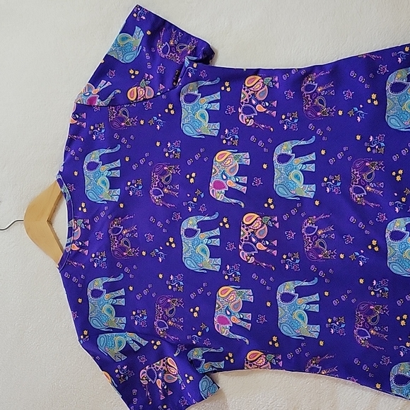 ✨️⭐️ HOST PICK✨️⭐️SCRUB TOP - Picture 6 of 9
